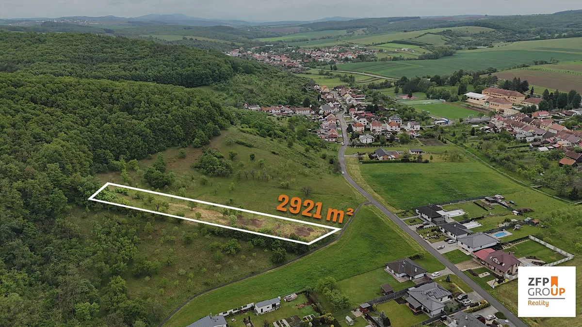 Prodej stavebního pozemku 2921 m²